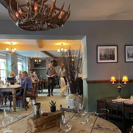 White Hart Hotel 위벨리스콤 외부 사진