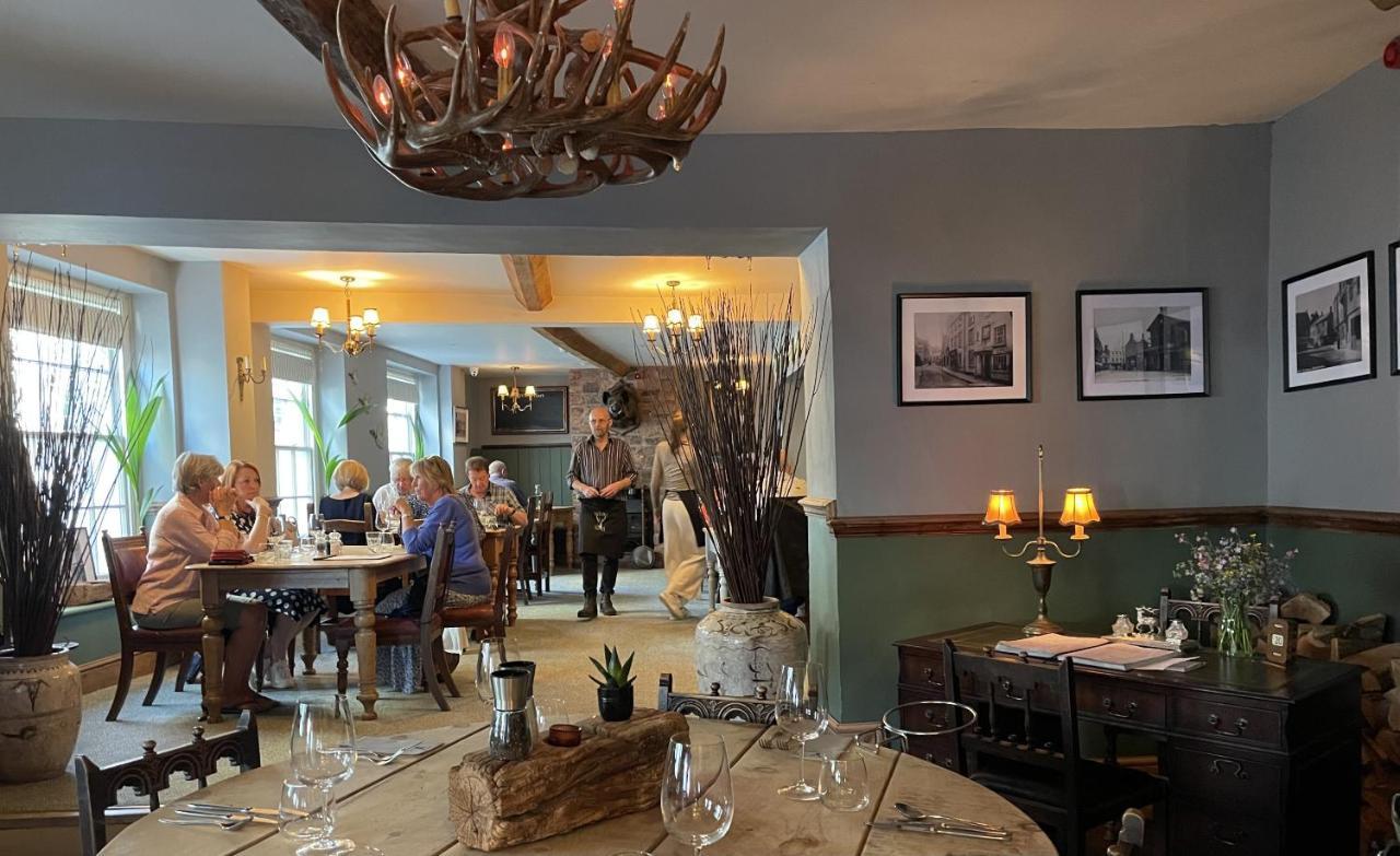 White Hart Hotel 위벨리스콤 외부 사진