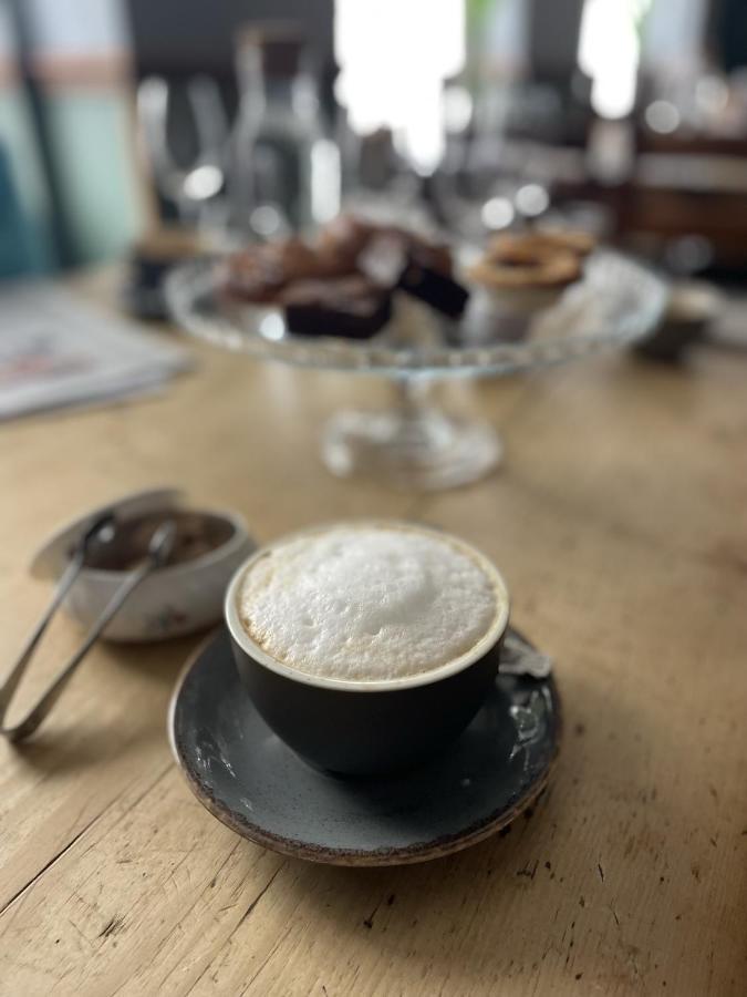 White Hart Hotel 위벨리스콤 외부 사진