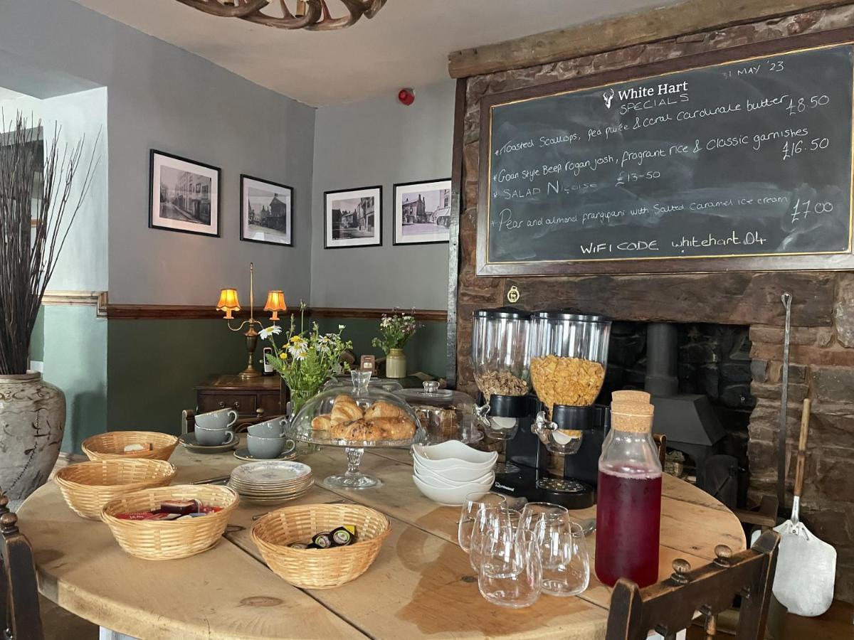 White Hart Hotel 위벨리스콤 외부 사진