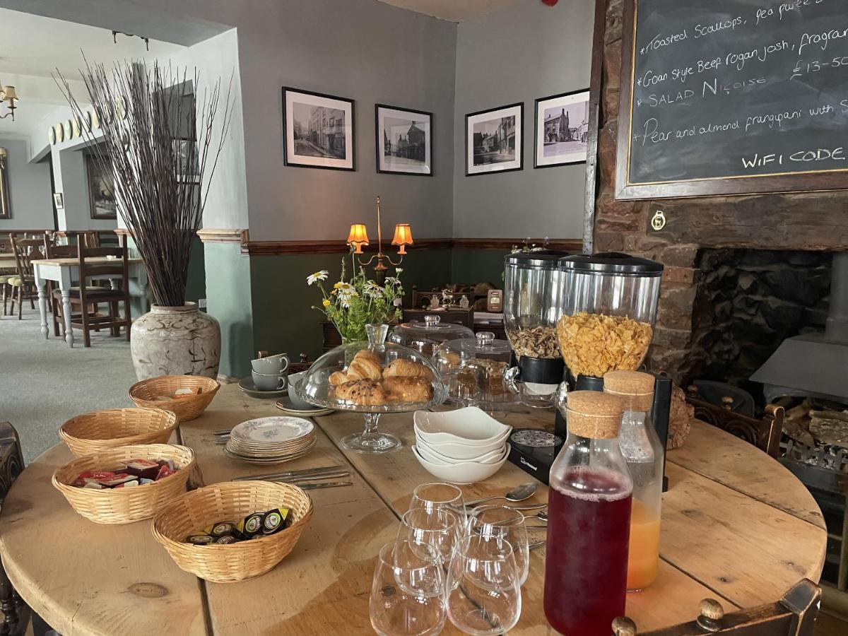 White Hart Hotel 위벨리스콤 외부 사진