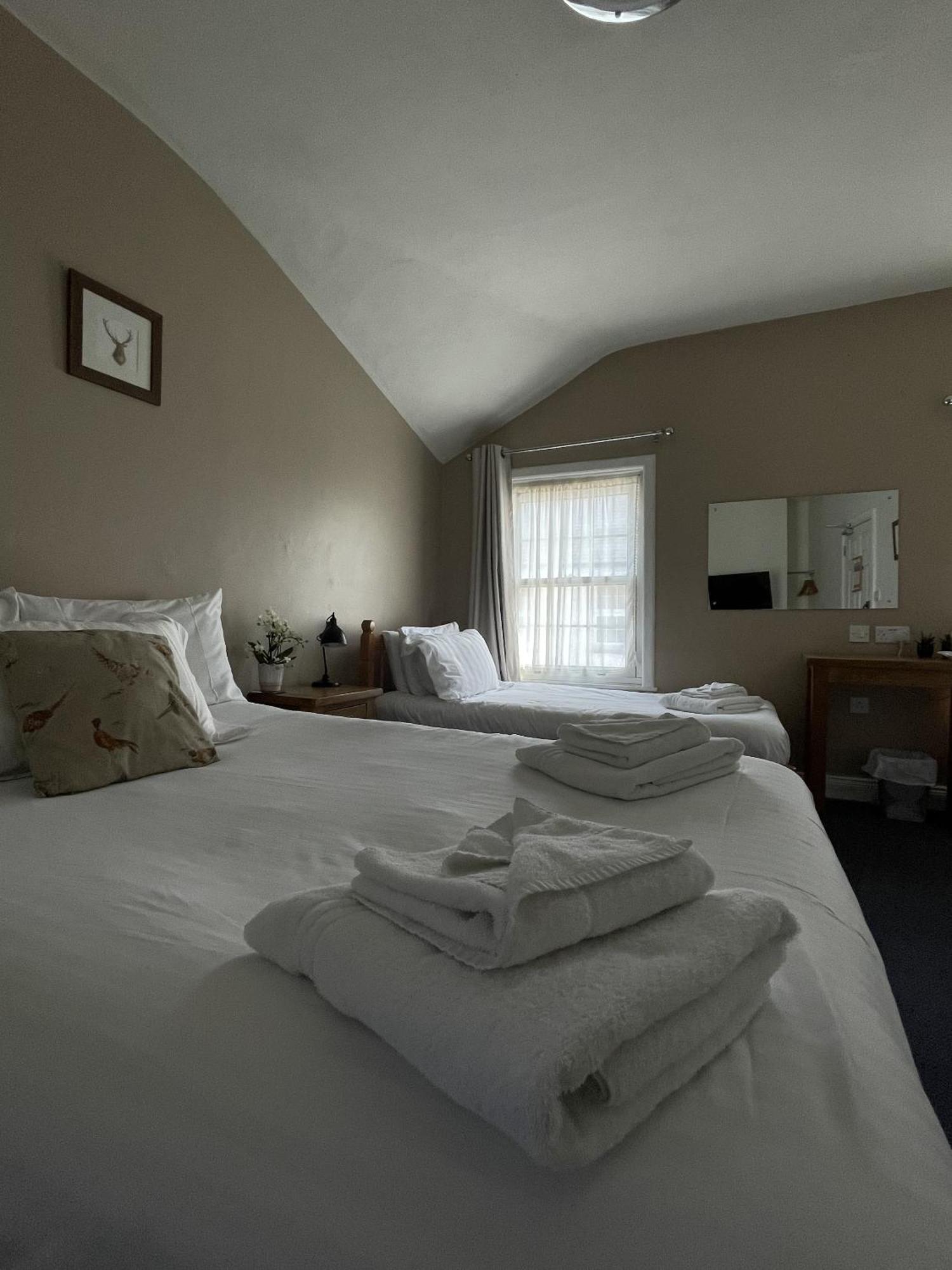 White Hart Hotel 위벨리스콤 객실 사진